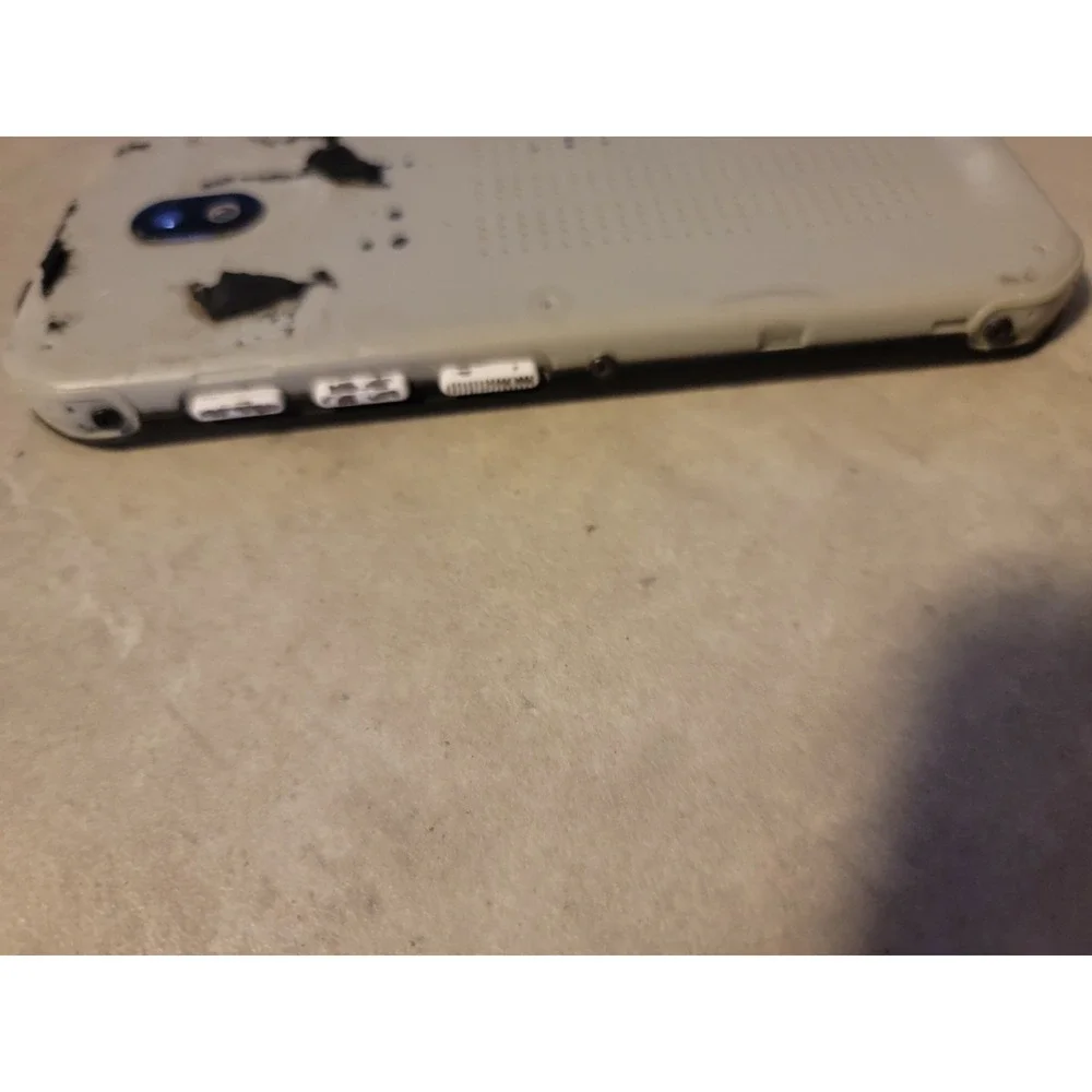 CAT Rugged Smartphone – Powers On / Touchscreen Dead – AS-IS
